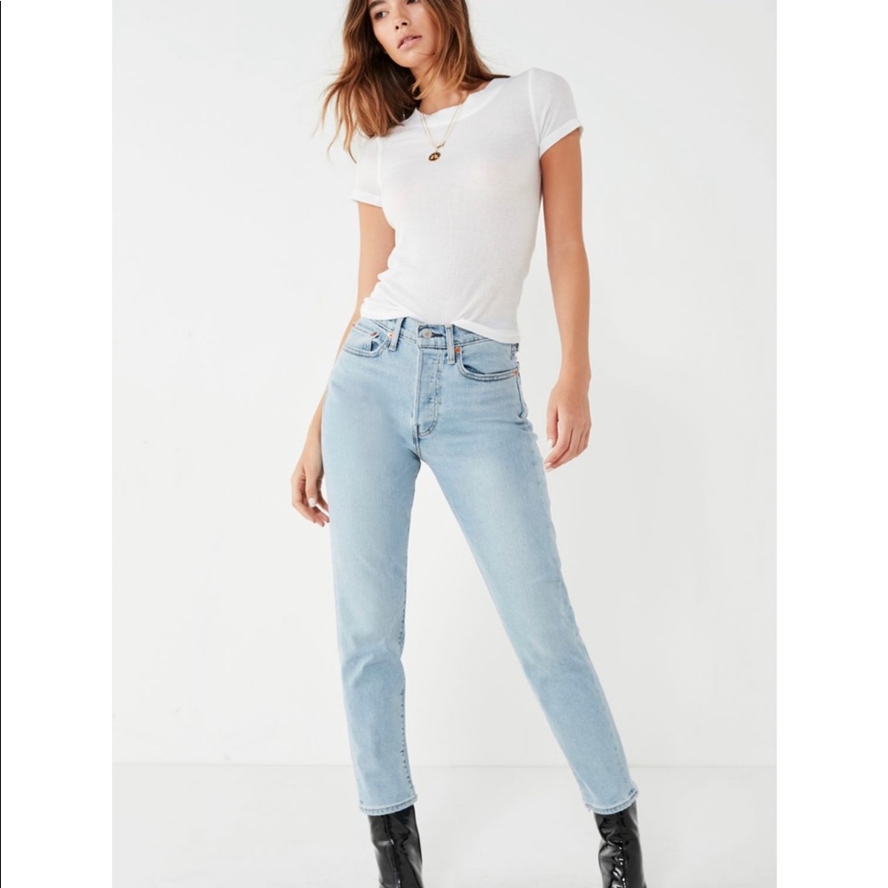 Levi Wedgie jean